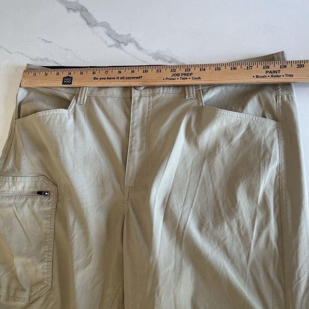 Eddie Bauer Pants 40x32 Beige Nylon Stretch Performance Mens Zip Cargo Pocket - Picture 7 of 11